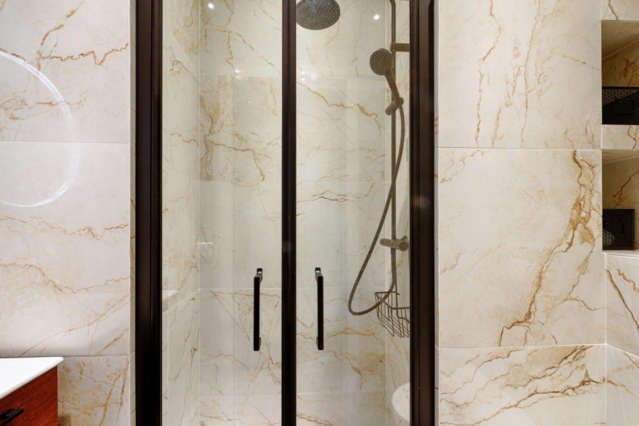 Appartement Design Ile St Louis - Welkeys ปารีส ภายนอก รูปภาพ